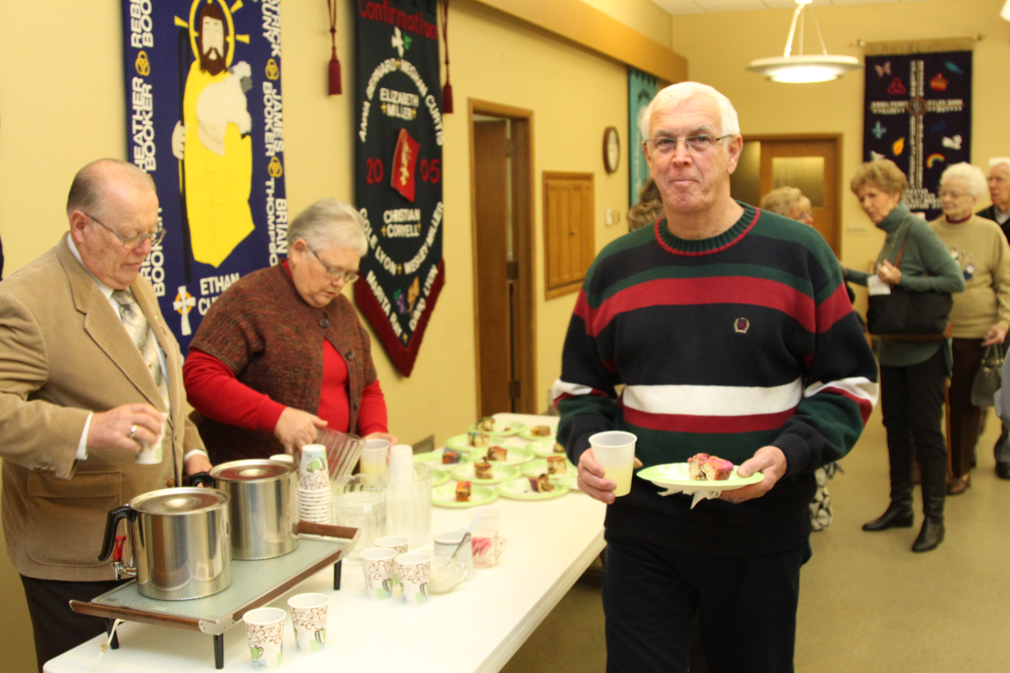Pageant & King Cakes 019.JPG